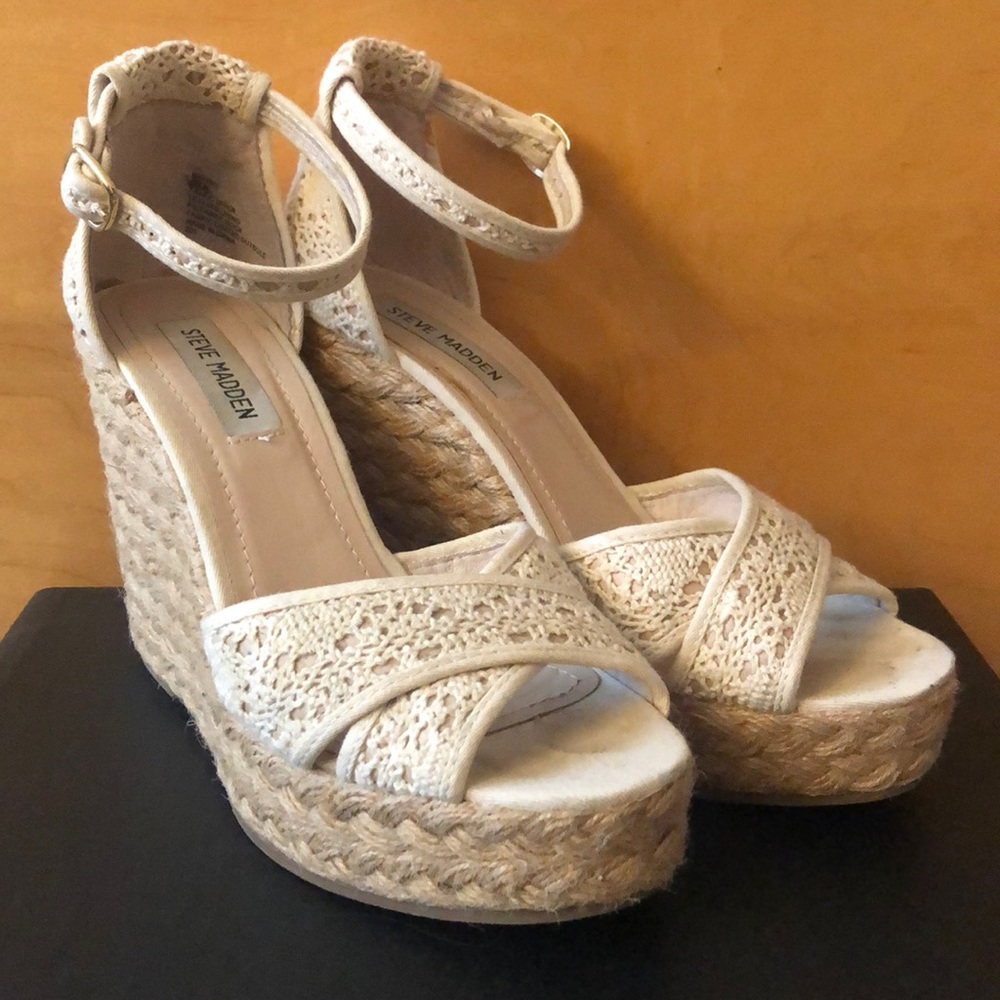 Steve Madden Marrvil Lace Wedge Heels